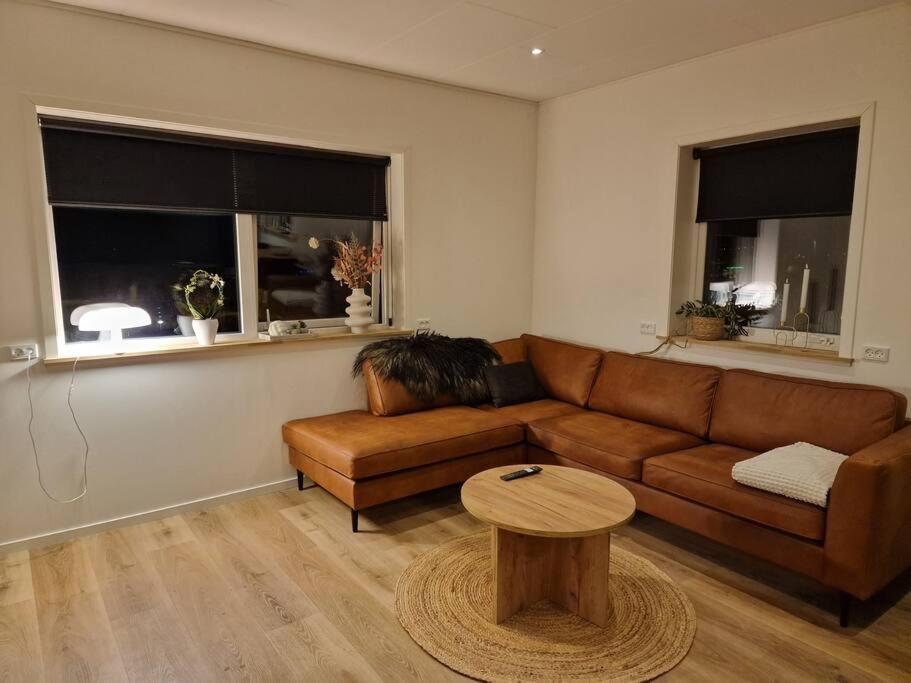 דירות Oyndarfjordur New Flat With Hot Tub - No3 מראה חיצוני תמונה