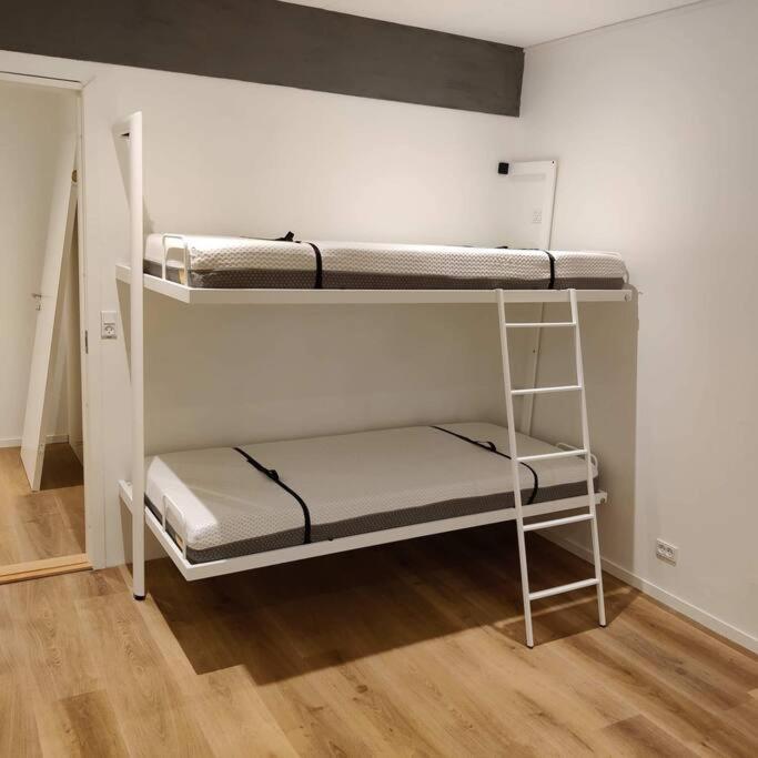 דירות Oyndarfjordur New Flat With Hot Tub - No3 מראה חיצוני תמונה