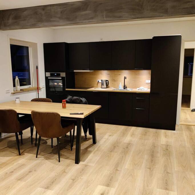 דירות Oyndarfjordur New Flat With Hot Tub - No3 מראה חיצוני תמונה